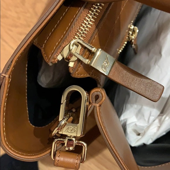 *SOLD* NWT Roger Vivier Cabas Ines East West Medium Tote