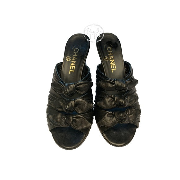 CHANEL 2018 Interlocking CC Logo Slides