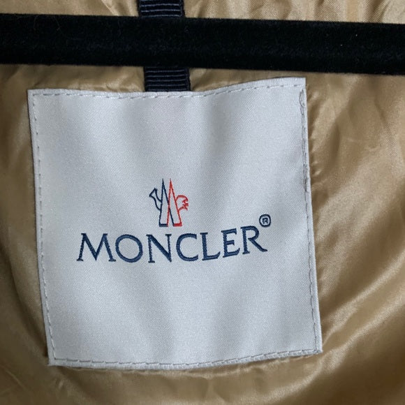 Moncler Neba Giubbotto Long Down Parka Olive Green