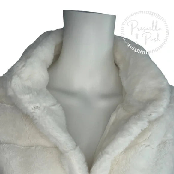 NWT BCBGMaxazria Ivory White Faux Fur Shrug Wrap Capelet Jacket Bridal Stole