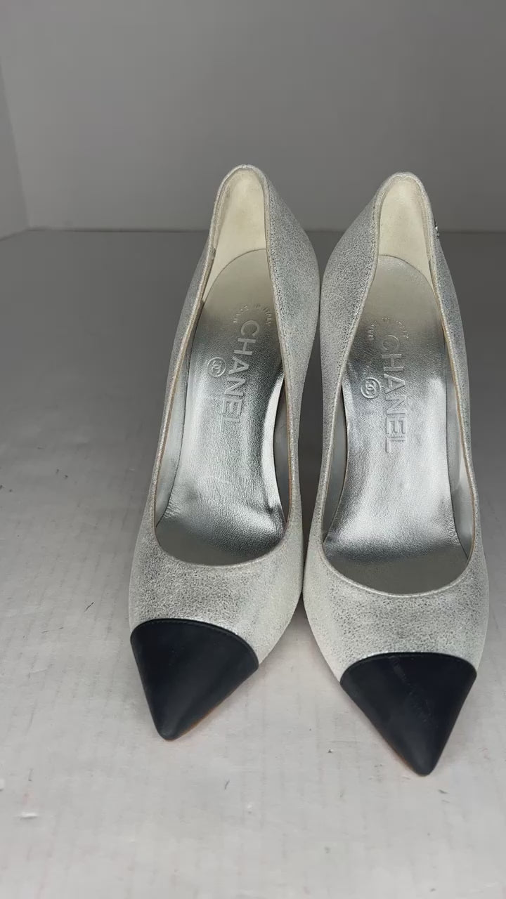 靴 CHANEL CC Cap Toe Leather Heels 36 Chanel Metallic Silver/Black Leather CC Cap Pointed Toe Pumps 36